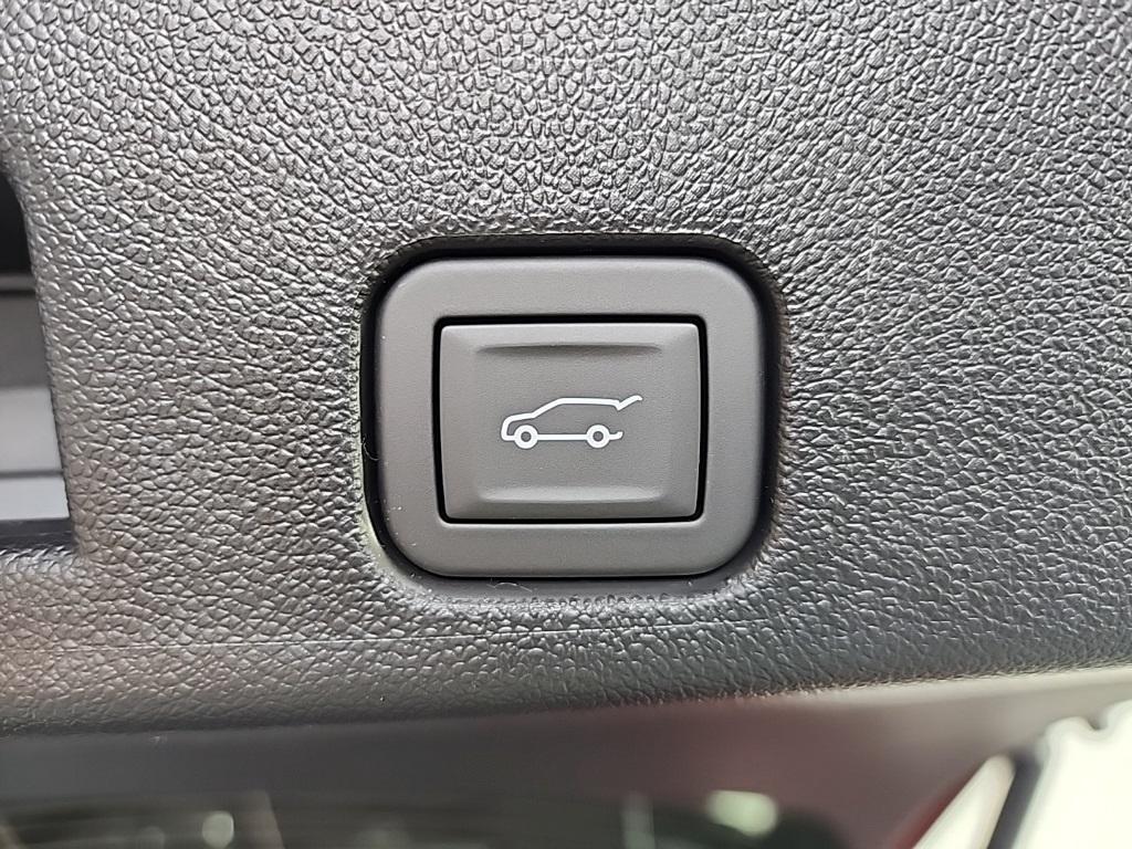 new 2026 Chevrolet Traverse car, priced at $61,910
