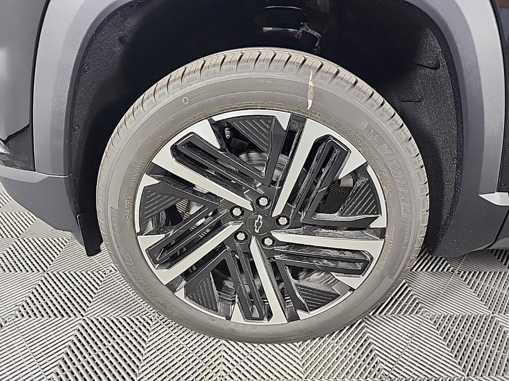 new 2026 Chevrolet Equinox car, priced at $40,615