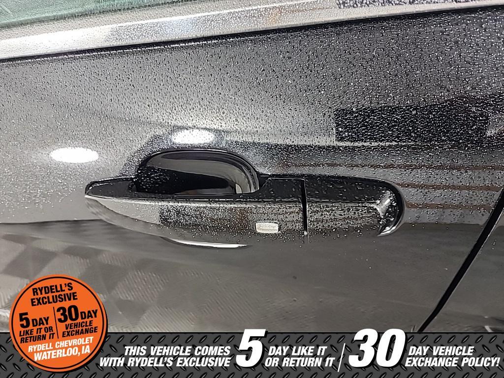 used 2022 Chevrolet Equinox car, priced at $25,991