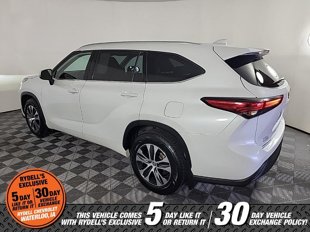 used 2022 Toyota Highlander car, priced at $35,993