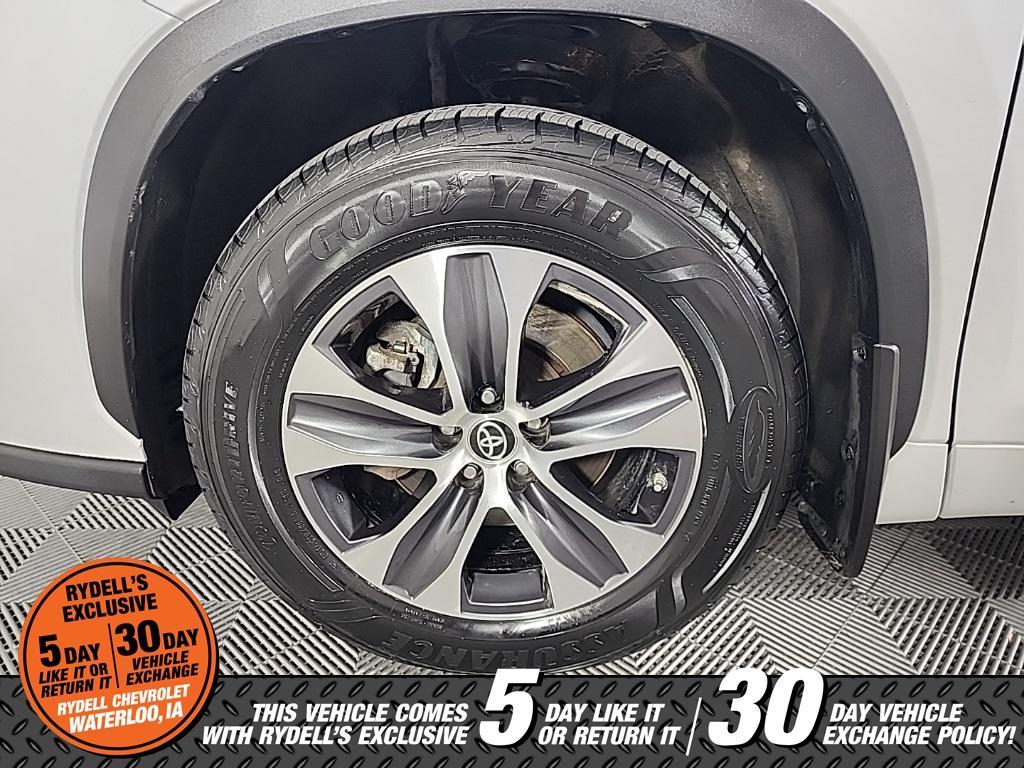 used 2022 Toyota Highlander car, priced at $35,993