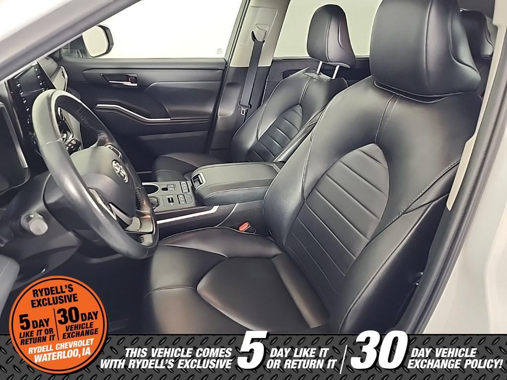 used 2022 Toyota Highlander car, priced at $35,993