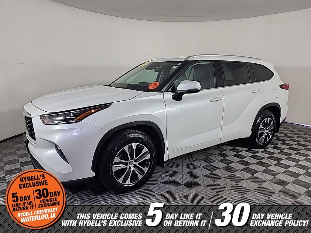 used 2022 Toyota Highlander car, priced at $35,993