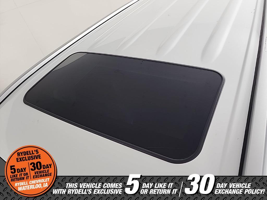 used 2022 Toyota Highlander car, priced at $35,993