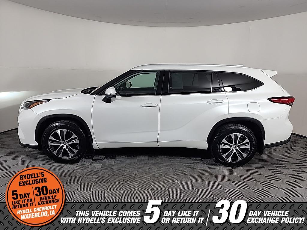 used 2022 Toyota Highlander car, priced at $35,993