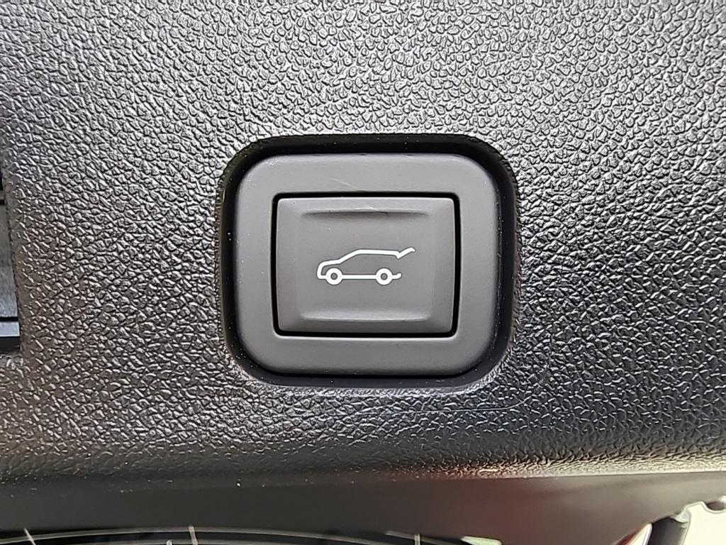 new 2026 Chevrolet Traverse car, priced at $48,439