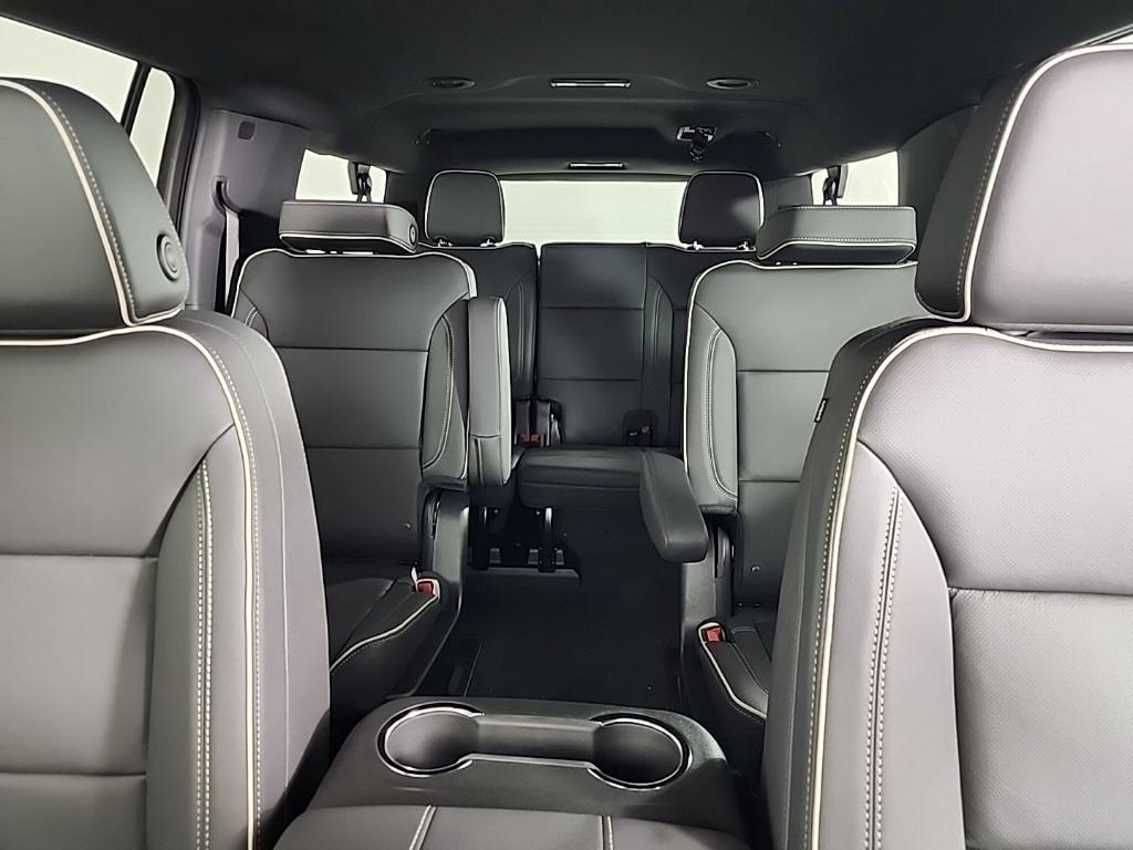 new 2025 Chevrolet Suburban car, priced at $80,644