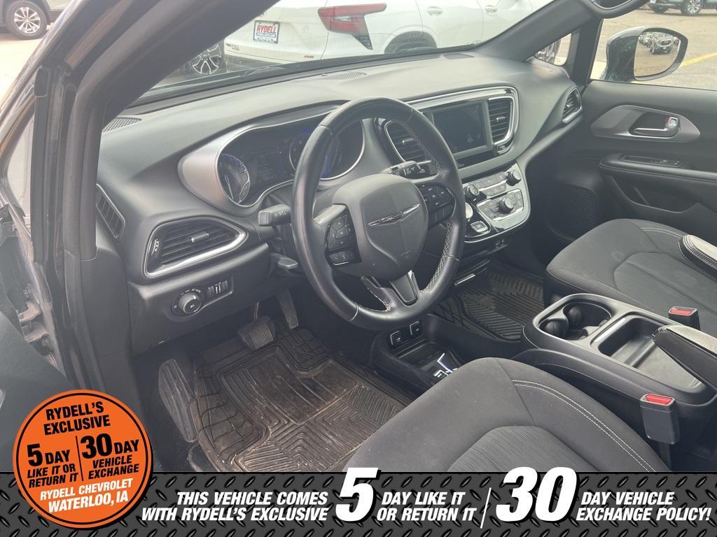 used 2018 Chrysler Pacifica car, priced at $14,991