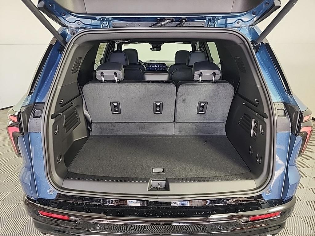 new 2026 Chevrolet Traverse car, priced at $61,519