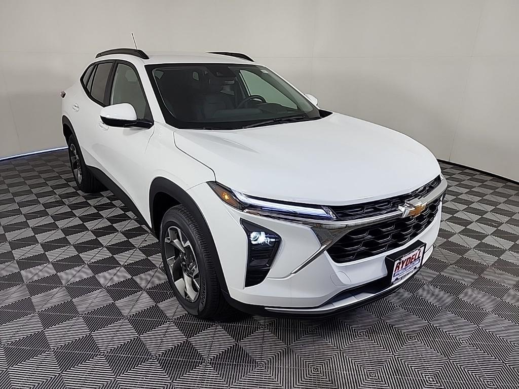 new 2025 Chevrolet Trax car, priced at $24,610