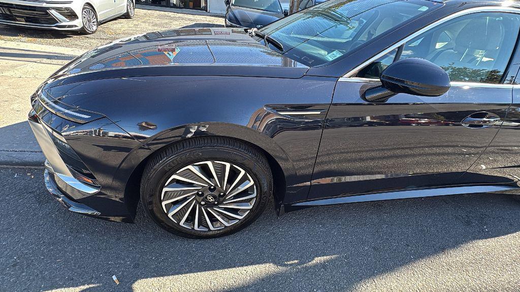 used 2024 Hyundai Sonata Hybrid car, priced at $27,900