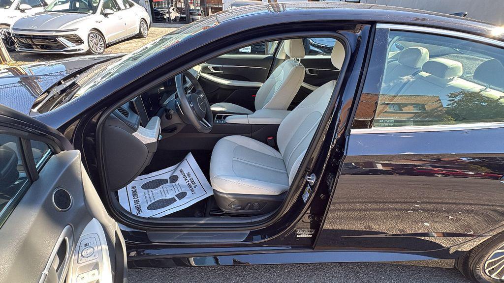 used 2024 Hyundai Sonata Hybrid car, priced at $27,900