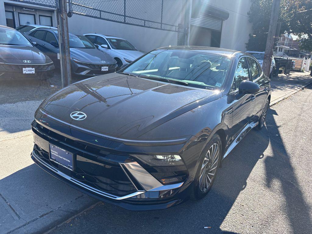 used 2024 Hyundai Sonata Hybrid car, priced at $27,900