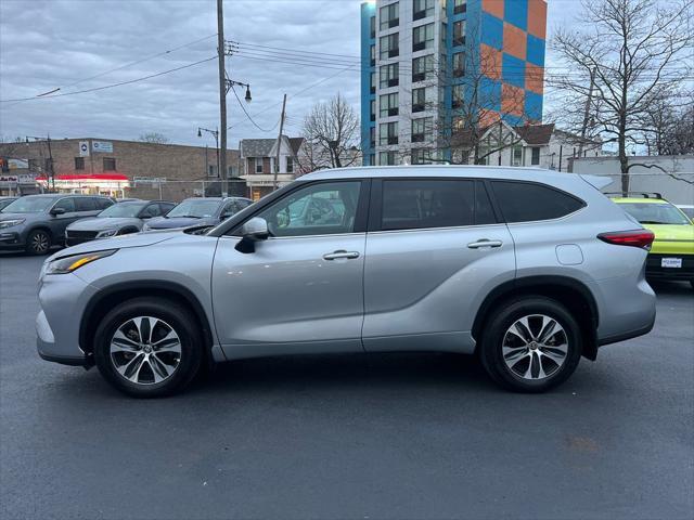 used 2023 Toyota Highlander car, priced at $35,522