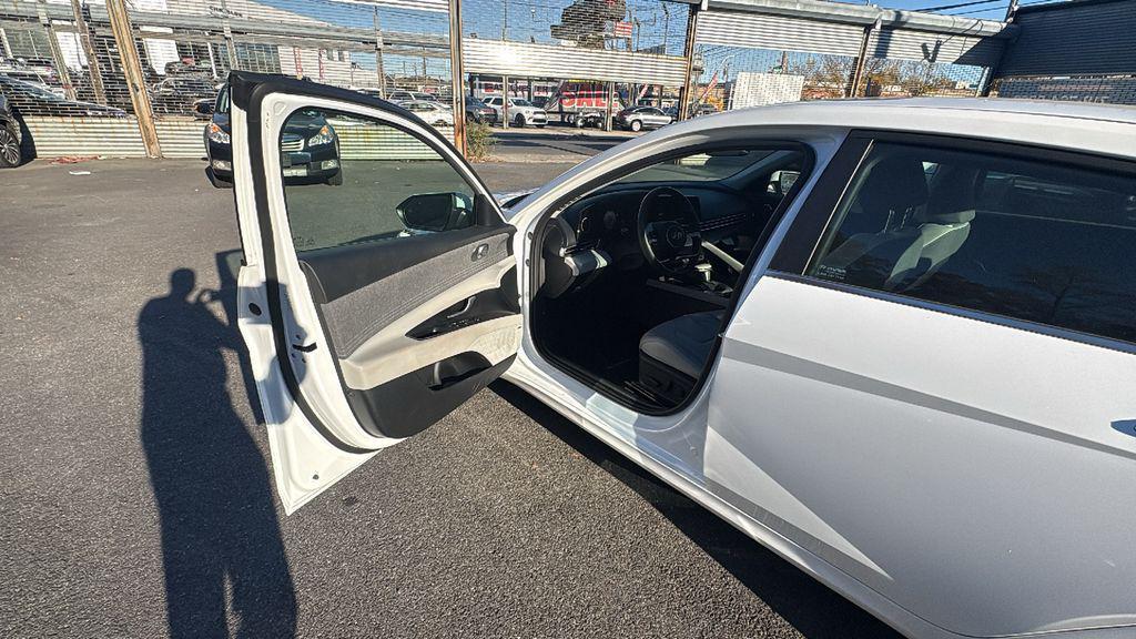 used 2024 Hyundai ELANTRA HEV car, priced at $25,995