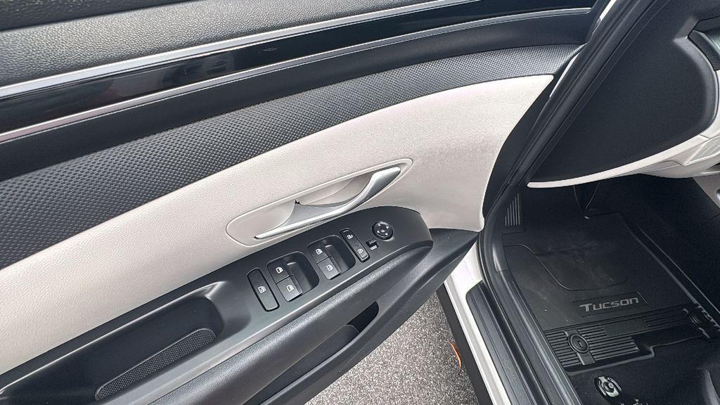 used 2024 Hyundai TUCSON Hybrid car, priced at $27,706
