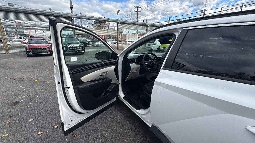 used 2024 Hyundai TUCSON Hybrid car, priced at $27,706