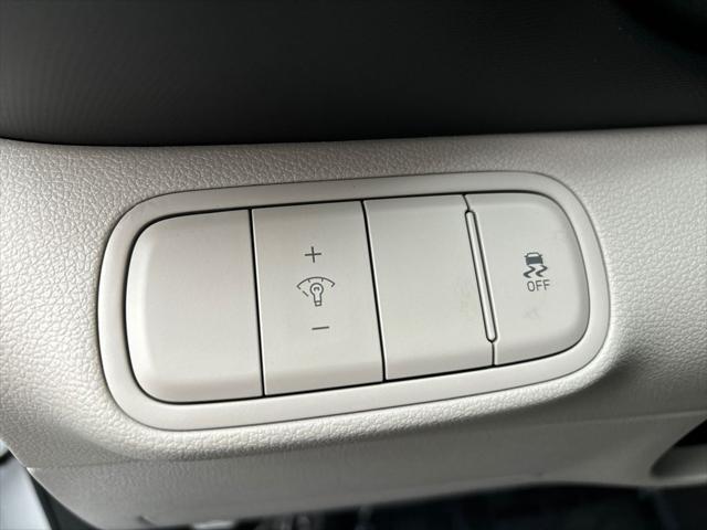 new 2025 Hyundai Venue car, priced at $22,216