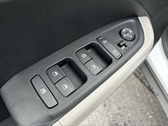 new 2025 Hyundai Venue car, priced at $22,216