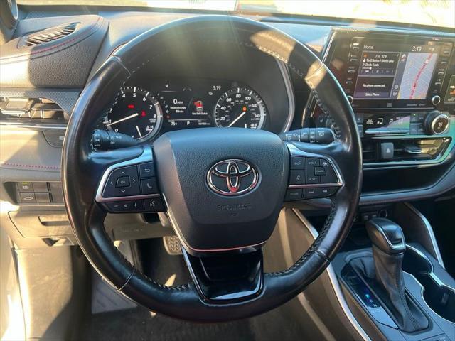 used 2021 Toyota Highlander car, priced at $29,138