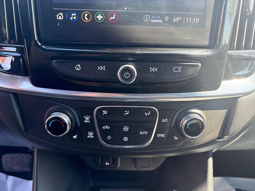 used 2022 Chevrolet Traverse car, priced at $27,000