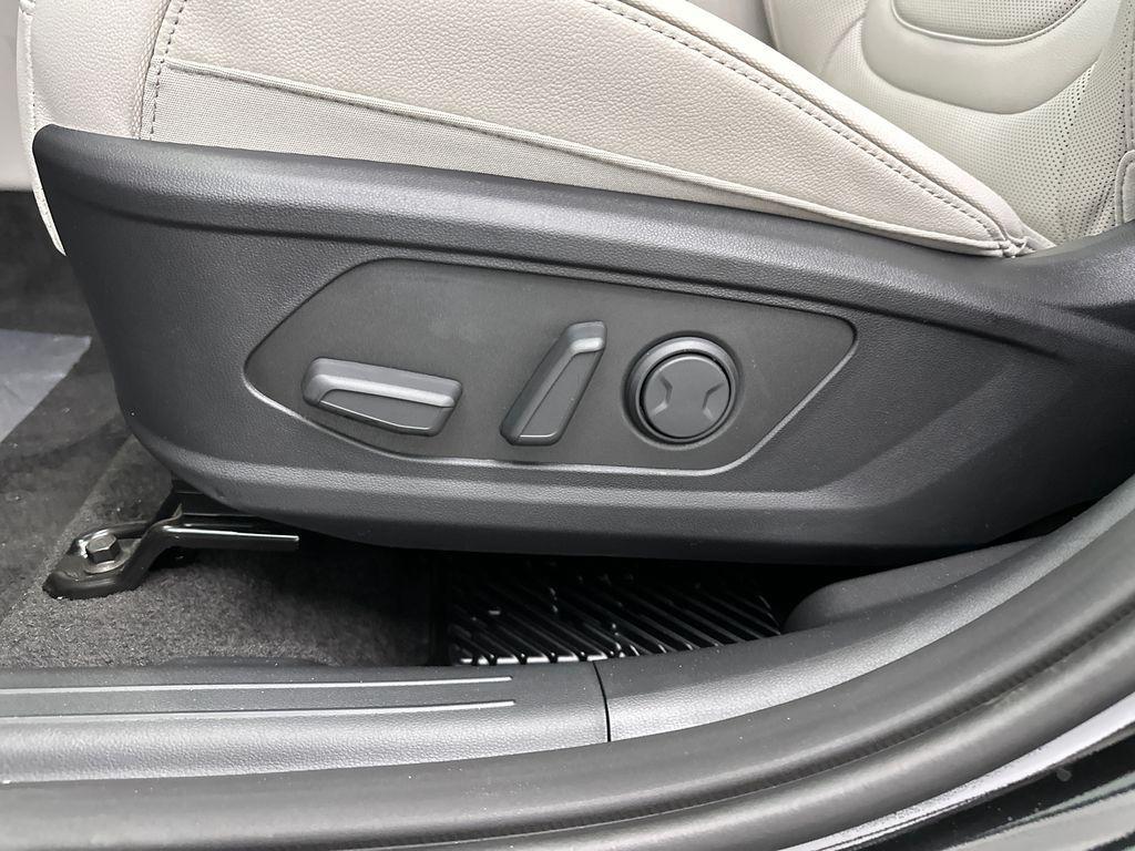 new 2025 Hyundai TUCSON Hybrid car, priced at $41,036