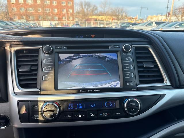 used 2019 Toyota Highlander car, priced at $23,473