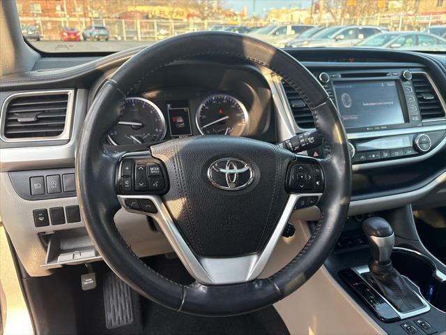 used 2019 Toyota Highlander car, priced at $23,473