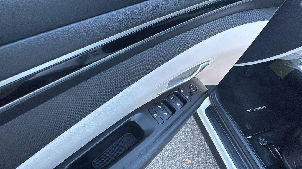 used 2024 Hyundai TUCSON Hybrid car, priced at $29,995