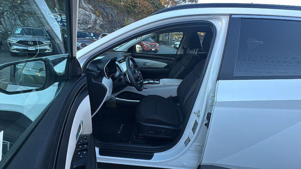 used 2024 Hyundai TUCSON Hybrid car, priced at $29,995