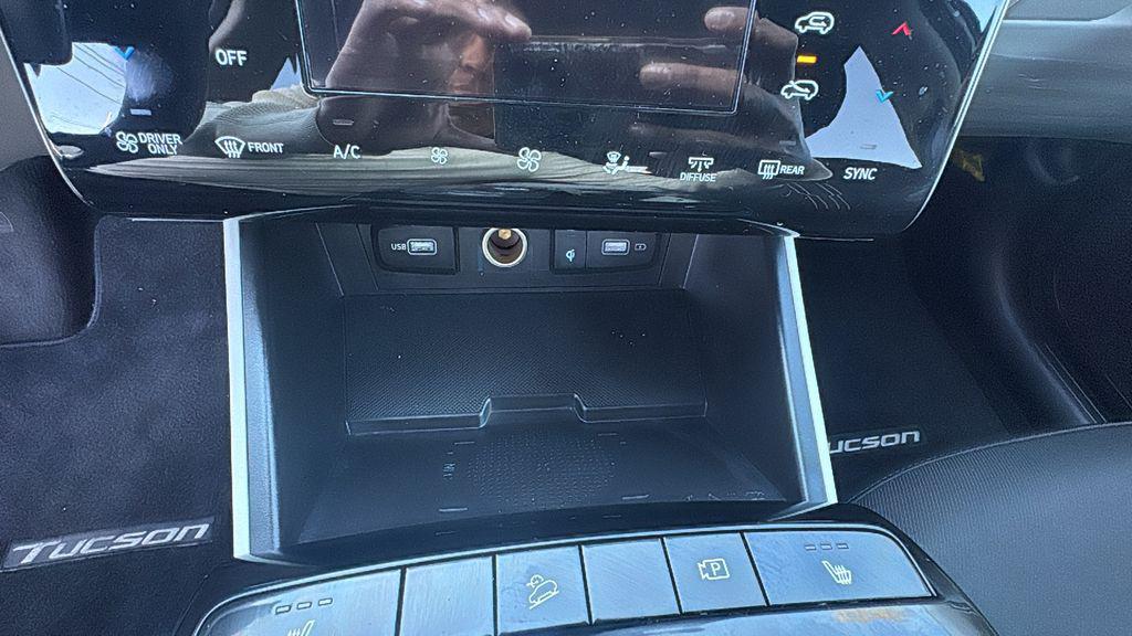 used 2024 Hyundai TUCSON Hybrid car, priced at $29,995