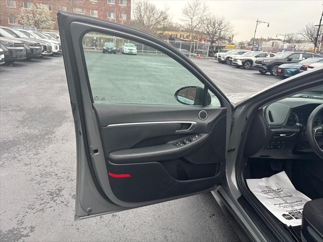 used 2022 Hyundai Sonata Hybrid car, priced at $21,671