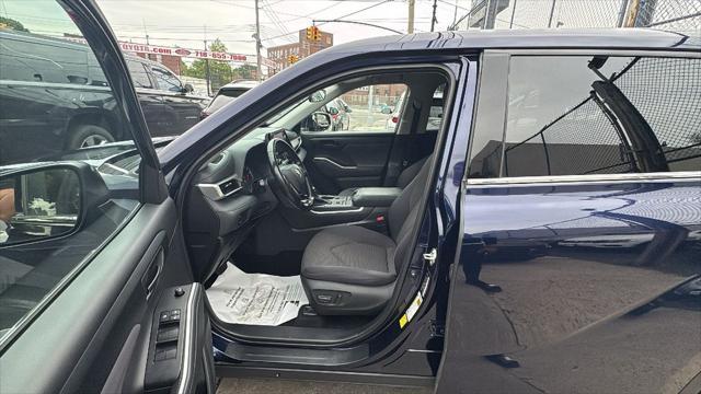 used 2021 Toyota Highlander car, priced at $27,730
