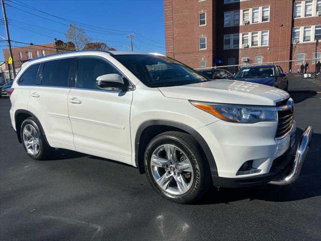 used 2016 Toyota Highlander car, priced at $21,314