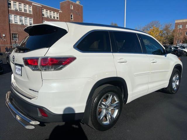 used 2016 Toyota Highlander car, priced at $21,314