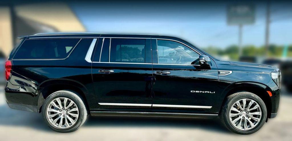 used 2021 GMC Yukon XL car, priced at $48,900