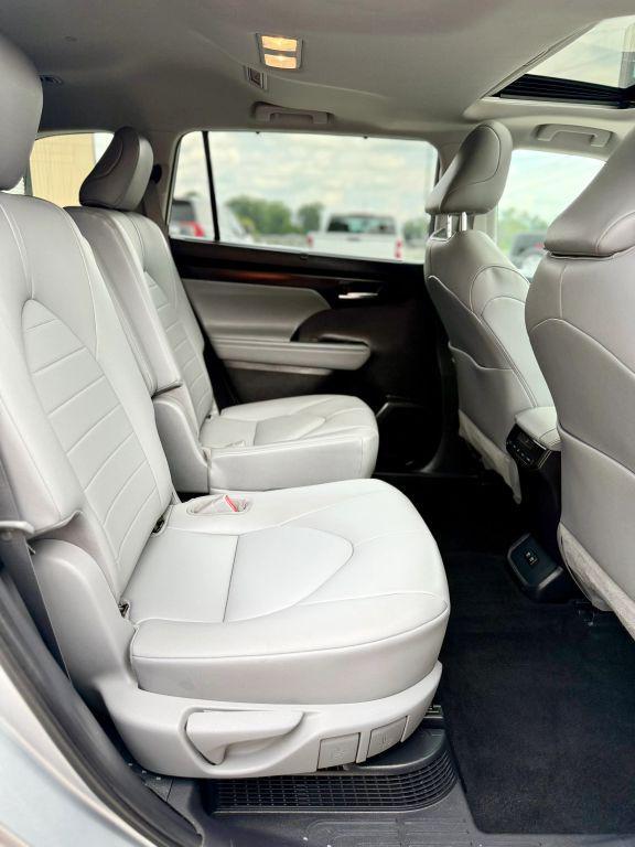 used 2021 Toyota Highlander Hybrid car, priced at $33,900