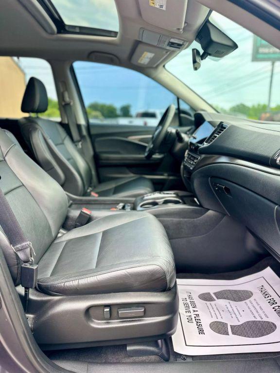 used 2021 Honda Pilot car, priced at $29,900