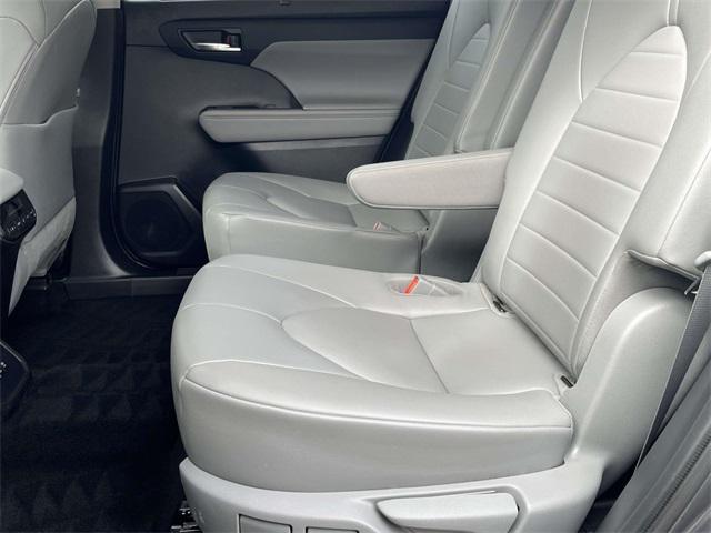 used 2021 Toyota Highlander car, priced at $29,942