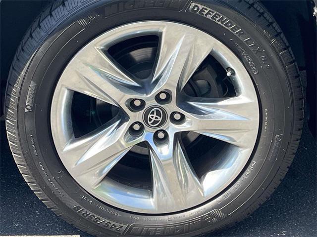 used 2016 Toyota Highlander car, priced at $17,593