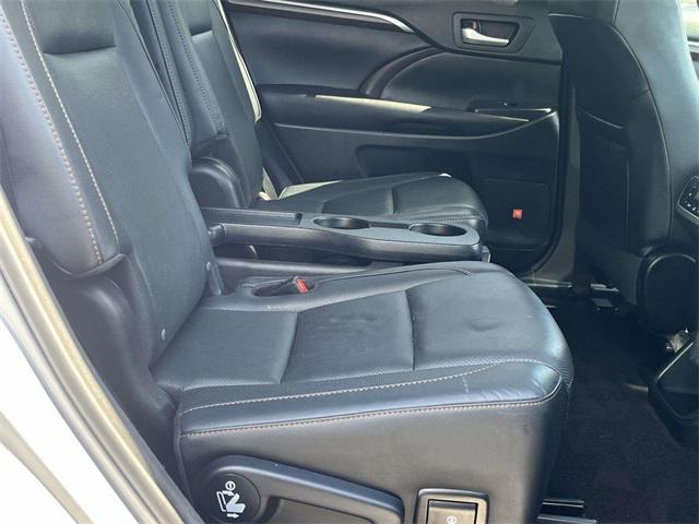 used 2016 Toyota Highlander car, priced at $17,593