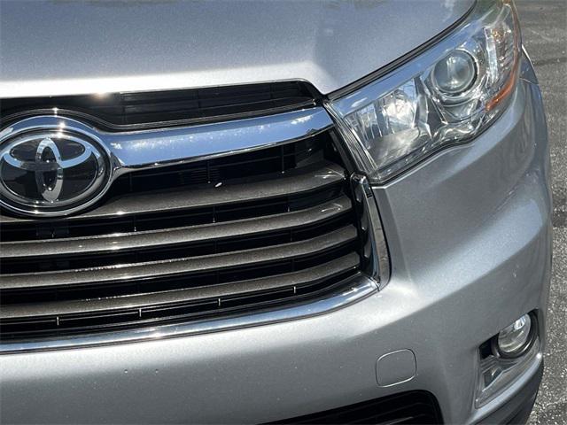 used 2016 Toyota Highlander car, priced at $17,593