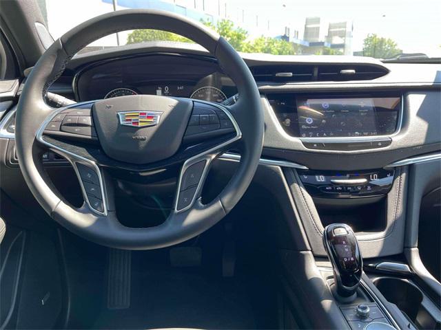 used 2025 Cadillac XT5 car, priced at $40,762