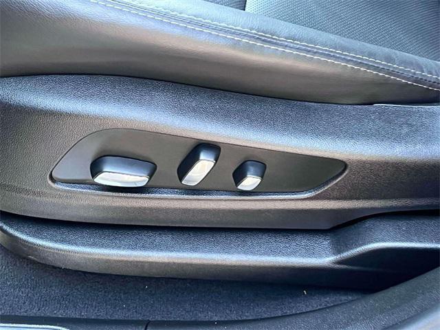 used 2025 Cadillac XT5 car, priced at $40,762