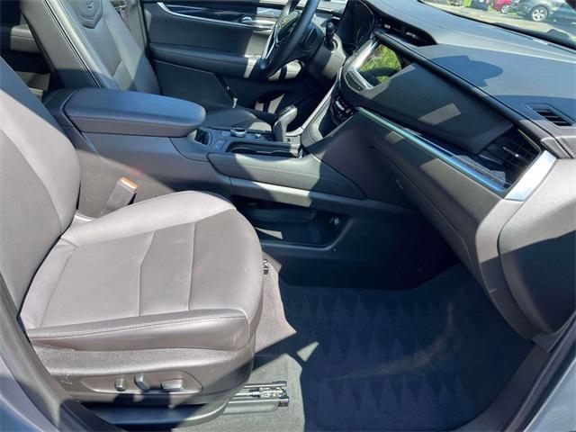 used 2025 Cadillac XT5 car, priced at $40,762