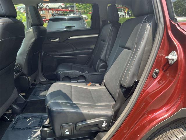 used 2015 Toyota Highlander car, priced at $18,291