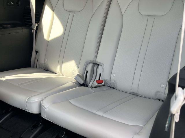 used 2022 Kia Sorento car, priced at $27,235