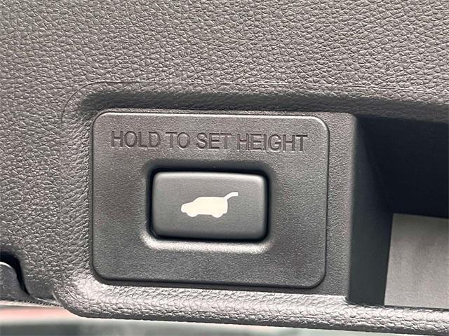 new 2025 Acura RDX car, priced at $56,400