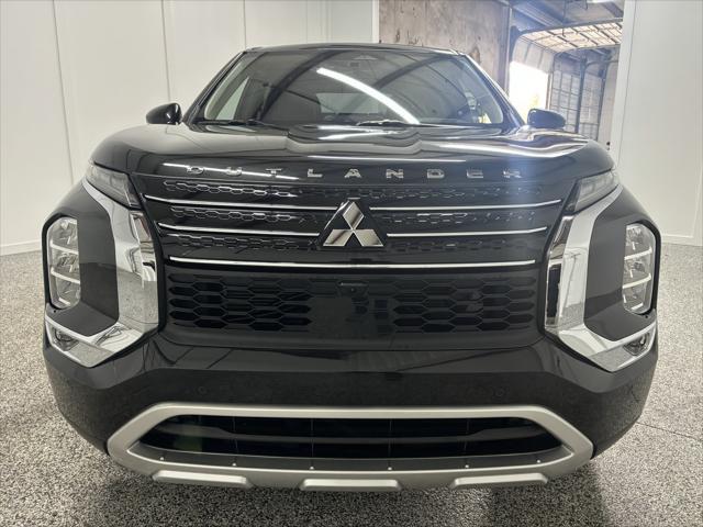 new 2024 Mitsubishi Outlander car, priced at $27,585