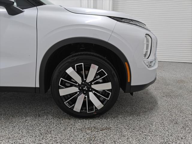 new 2025 Mitsubishi Outlander car, priced at $37,175